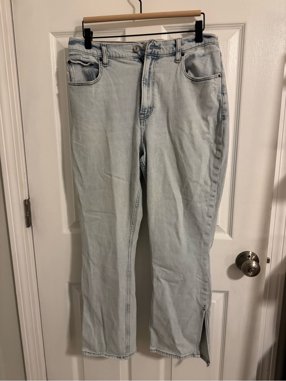 Abercrombie Curve Love Slim Straight Ultra High Rise